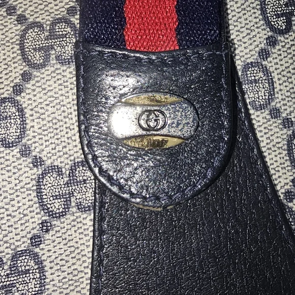Gucci NAVY and Cream Crossbody Bag - Picture 9 of 17